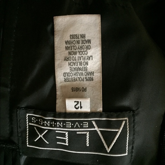 Long Empire Cut Style Gown Size 12 - Picture 8 of 8